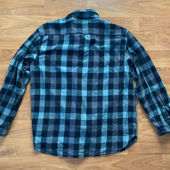 Black and Grey Button Down Flannel in Men’s size Large - Picture 2 of 5